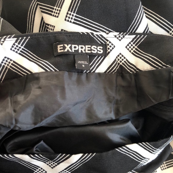 Black & white skirt - Picture 3 of 3